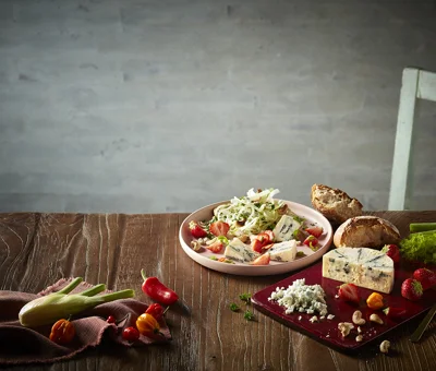 Double Blue Cheese salad with strawberries and fennel